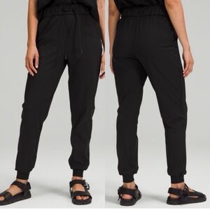 Lululemon Stretch High-Rise Jogger Full Length Black Size 6